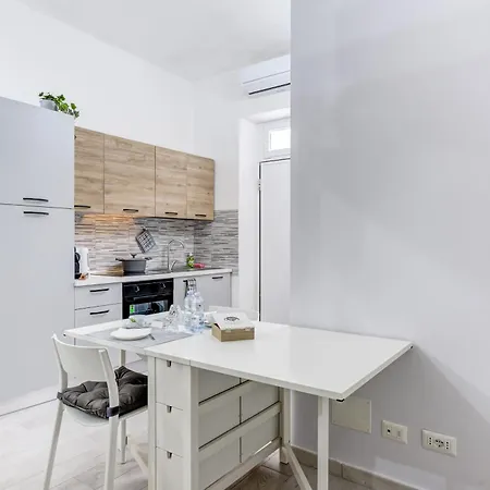 San Donato - Grazioso Moderno Monolocale - 600 M Metro Principi D'acaja * 토리노